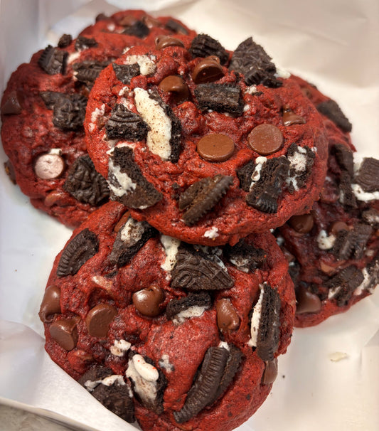 Red Velvet W/Chocolate Chips & Oreos